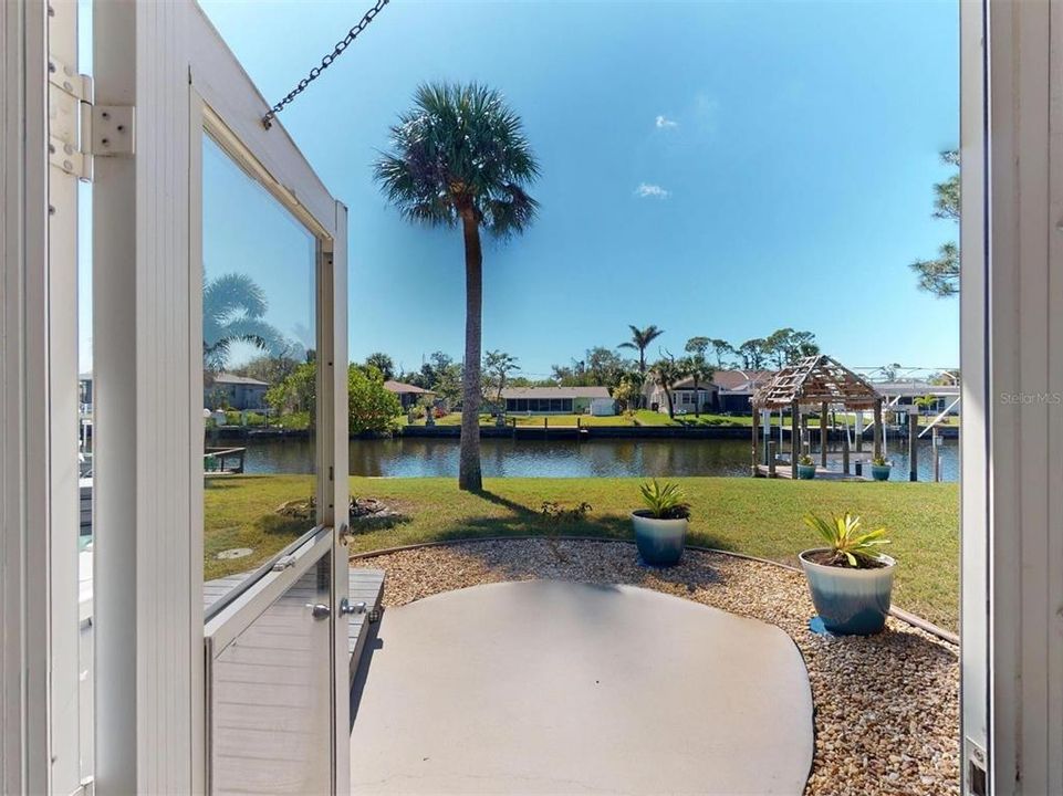 For Sale: $410,000 (2 beds, 2 baths, 1461 Square Feet)