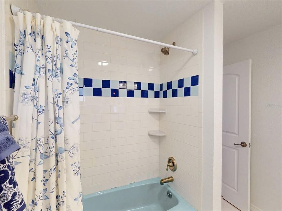 For Sale: $410,000 (2 beds, 2 baths, 1461 Square Feet)