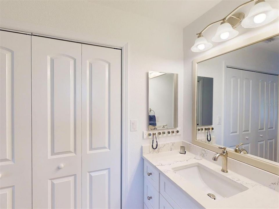 For Sale: $410,000 (2 beds, 2 baths, 1461 Square Feet)