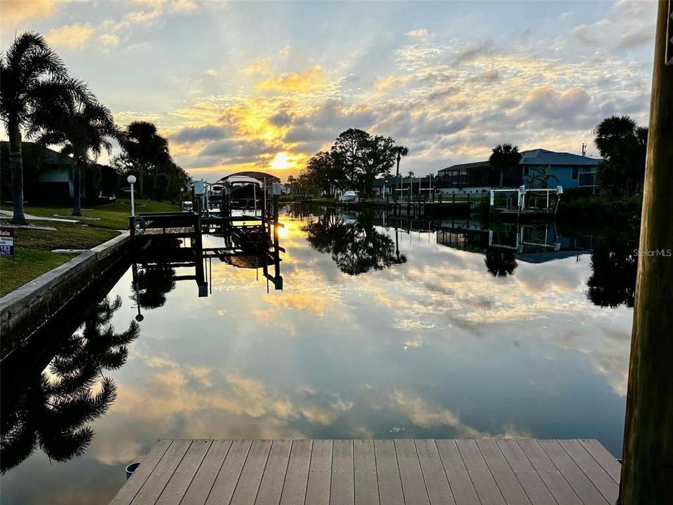 For Sale: $410,000 (2 beds, 2 baths, 1461 Square Feet)