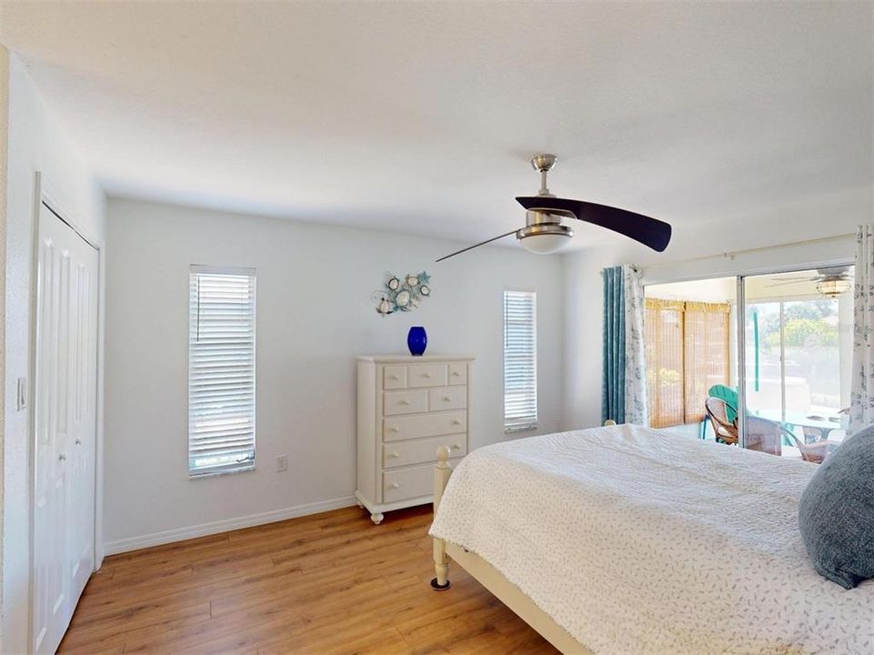 For Sale: $410,000 (2 beds, 2 baths, 1461 Square Feet)