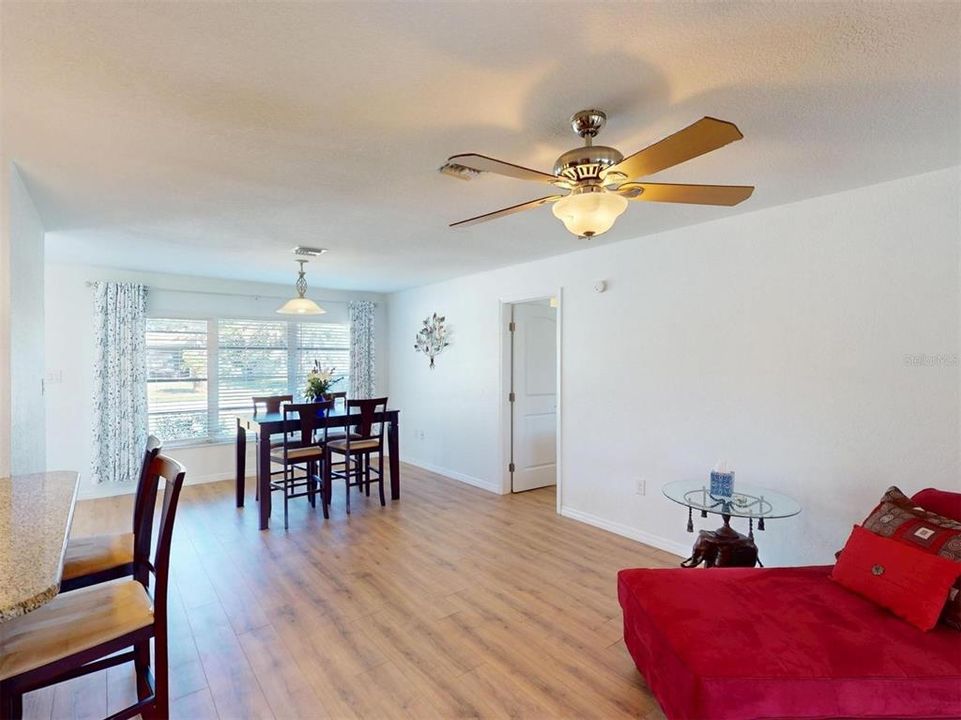 For Sale: $410,000 (2 beds, 2 baths, 1461 Square Feet)