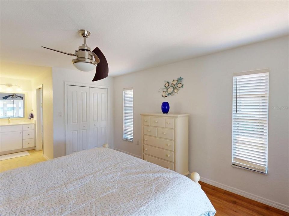 For Sale: $410,000 (2 beds, 2 baths, 1461 Square Feet)