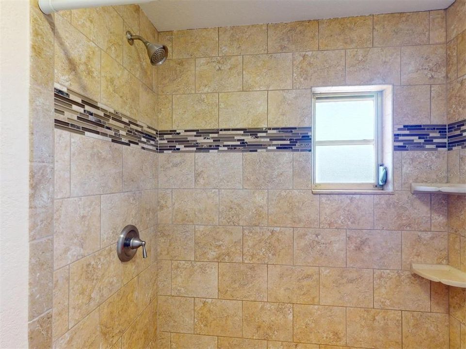 For Sale: $410,000 (2 beds, 2 baths, 1461 Square Feet)