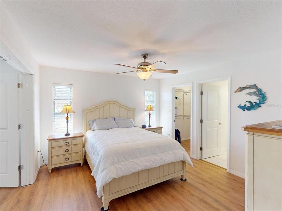 For Sale: $410,000 (2 beds, 2 baths, 1461 Square Feet)