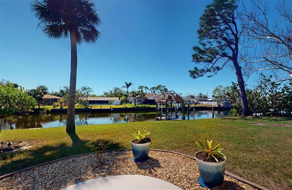 For Sale: $410,000 (2 beds, 2 baths, 1461 Square Feet)