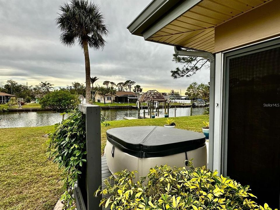 For Sale: $410,000 (2 beds, 2 baths, 1461 Square Feet)