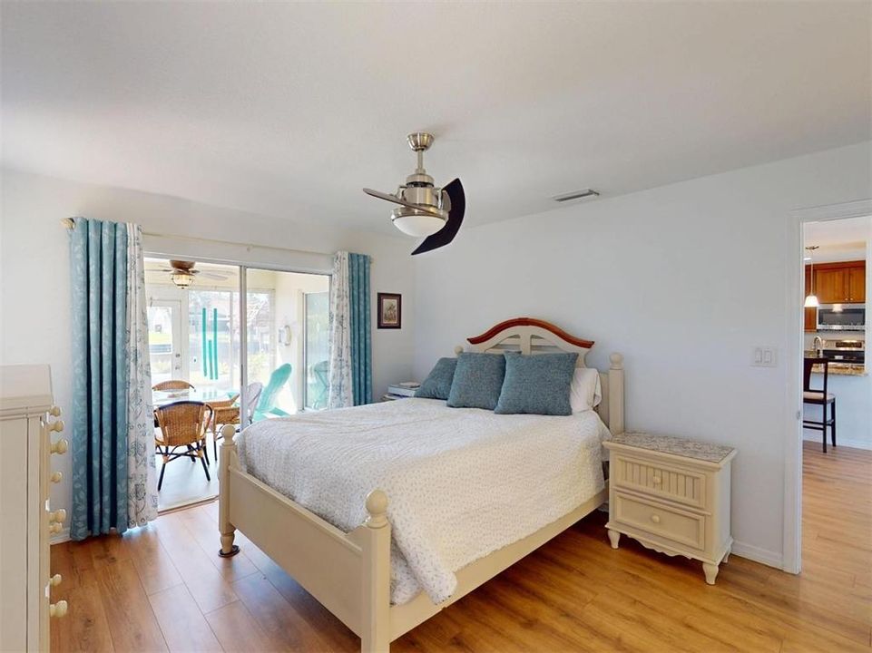 For Sale: $410,000 (2 beds, 2 baths, 1461 Square Feet)