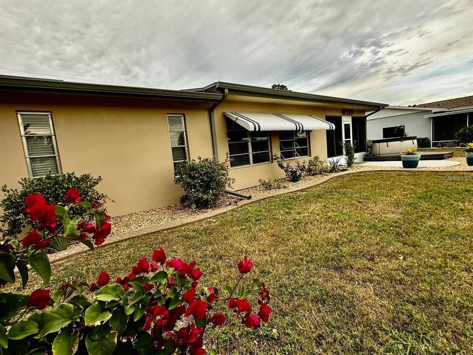 For Sale: $410,000 (2 beds, 2 baths, 1461 Square Feet)