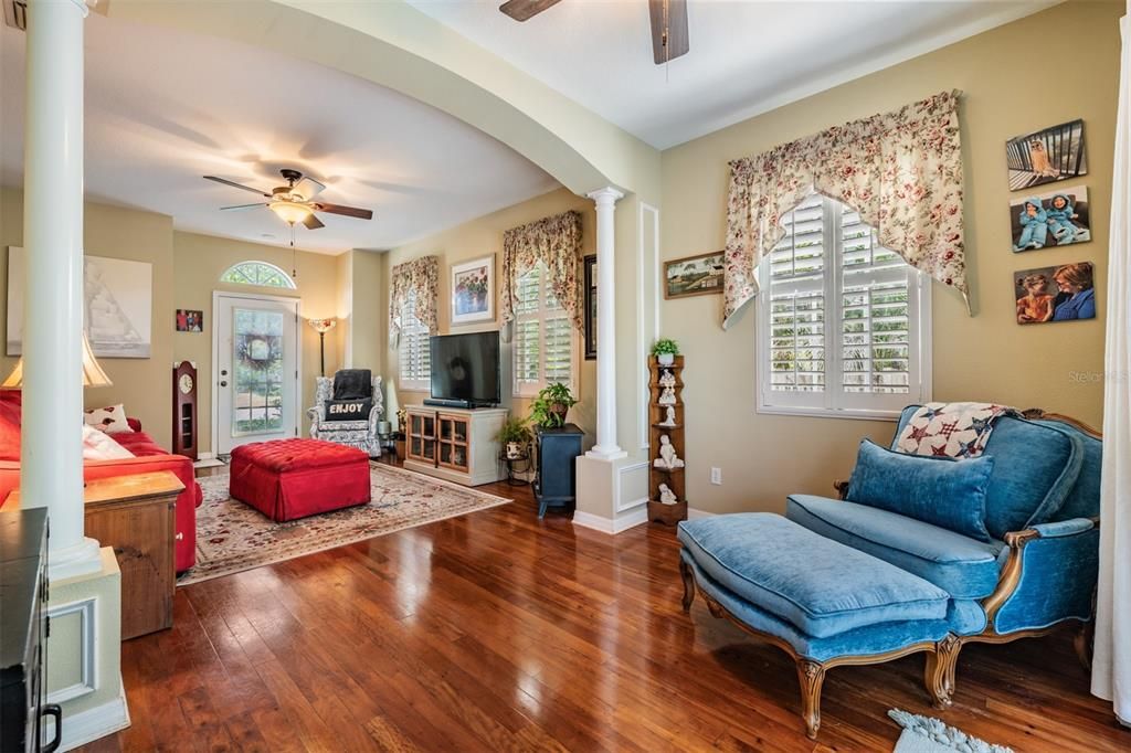 合同活跃: $650,000 (3 贝兹, 2 浴室, 1532 平方英尺)