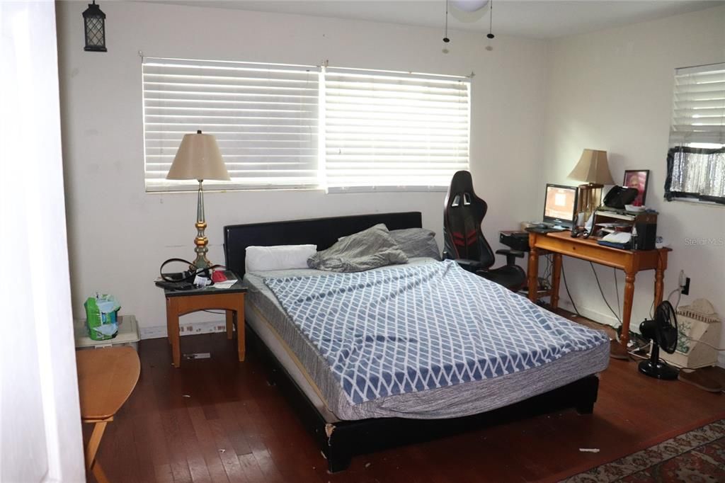 待售: $144,900 (2 贝兹, 1 浴室, 936 平方英尺)