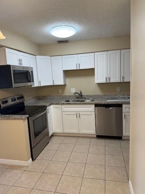 出租: $1,425 (2 贝兹, 1 浴室, 1815 平方英尺)