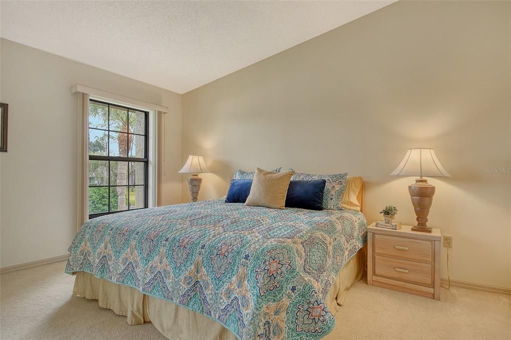 Active With Contract: $225,000 (2 beds, 2 baths, 1060 Square Feet)