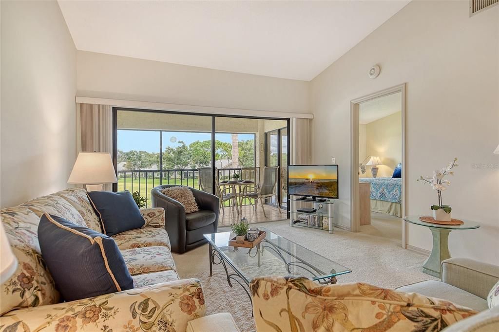 Active With Contract: $225,000 (2 beds, 2 baths, 1060 Square Feet)