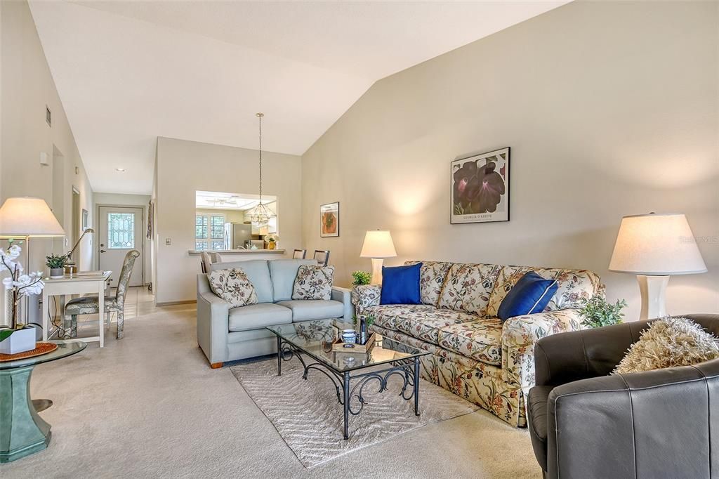 Active With Contract: $225,000 (2 beds, 2 baths, 1060 Square Feet)