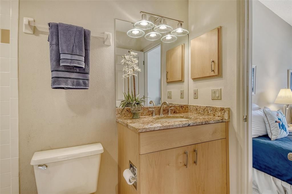 Active With Contract: $225,000 (2 beds, 2 baths, 1060 Square Feet)