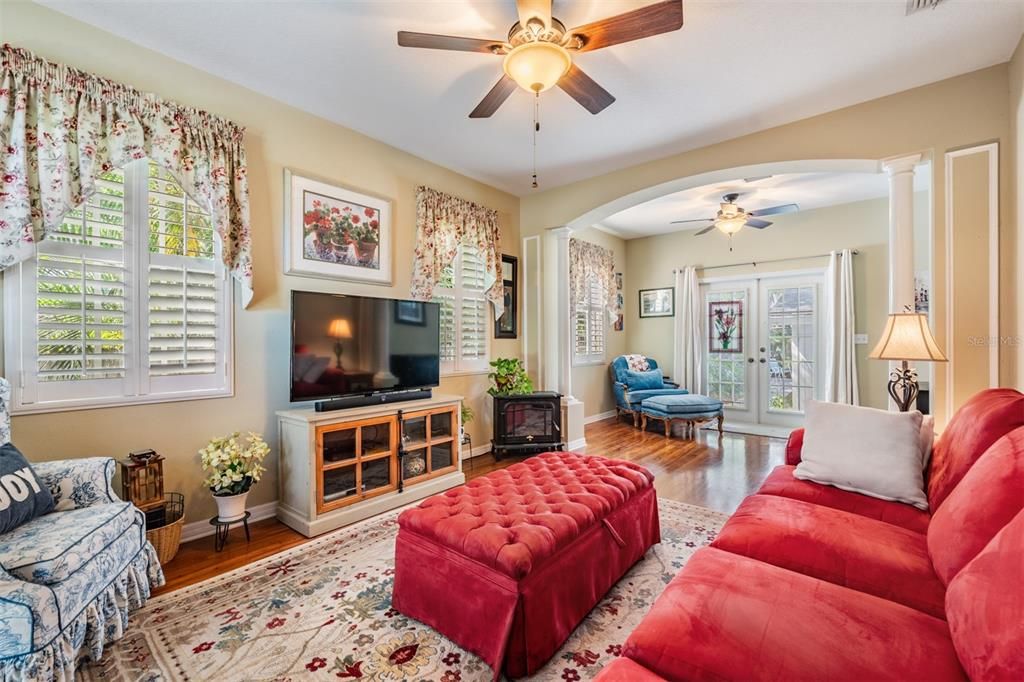 На продажу: $650,000 (0 спален, 0 ванн, 1152 Квадратных фут)