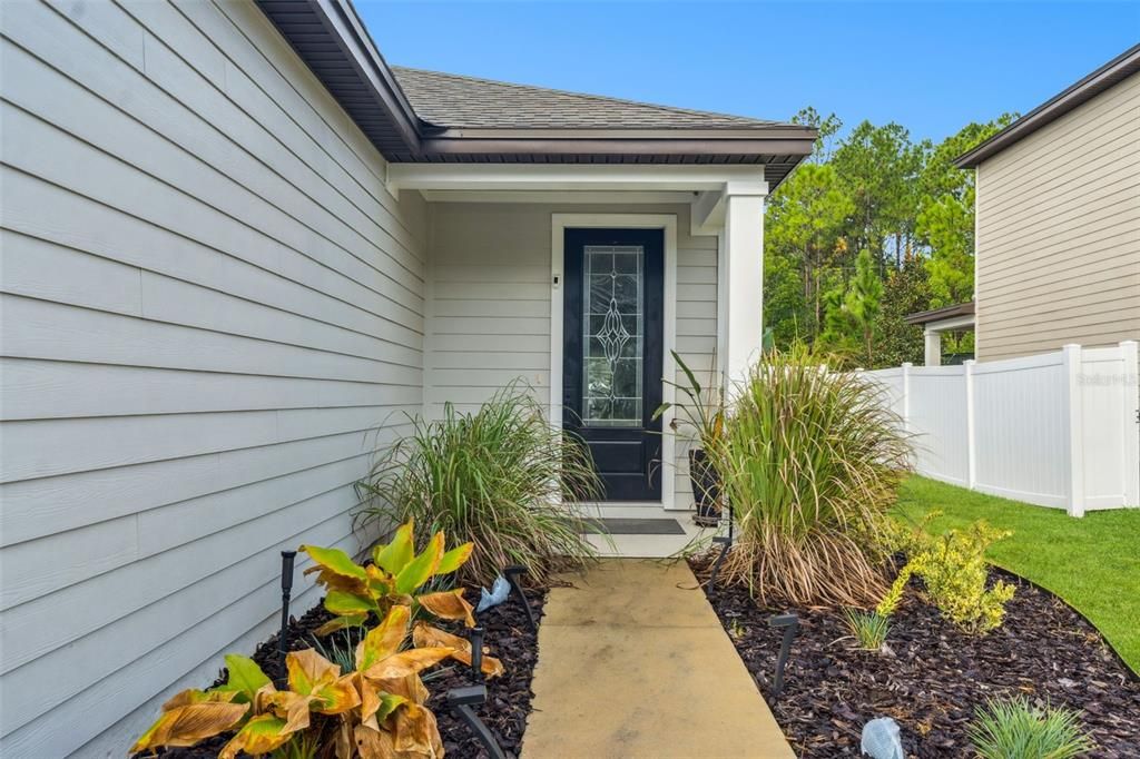 Active With Contract: $400,000 (3 beds, 2 baths, 1458 Square Feet)