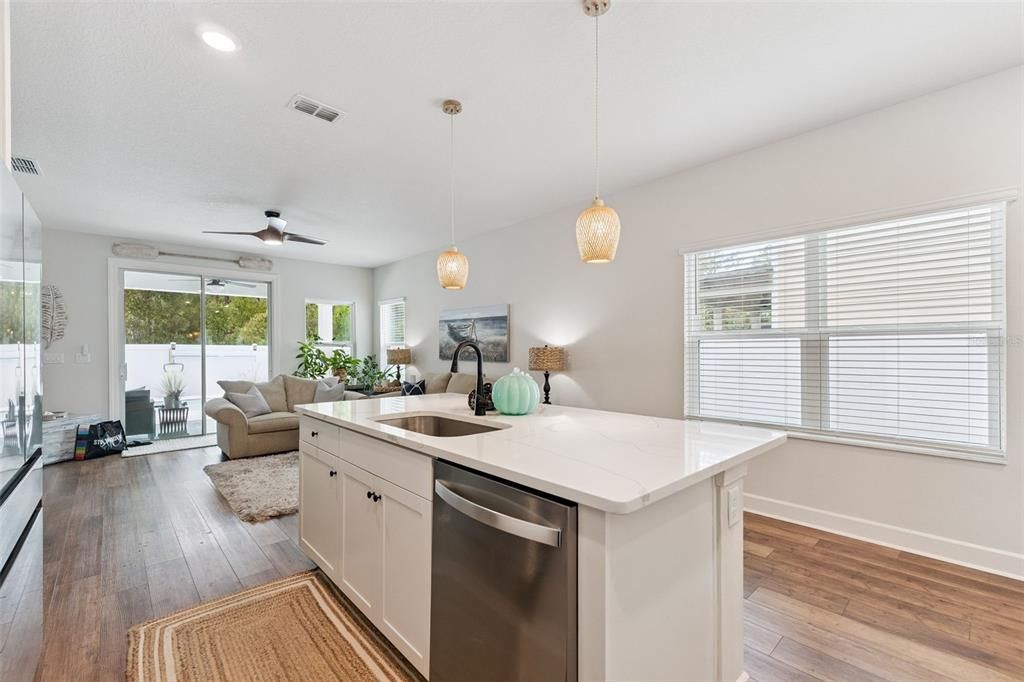 Active With Contract: $400,000 (3 beds, 2 baths, 1458 Square Feet)