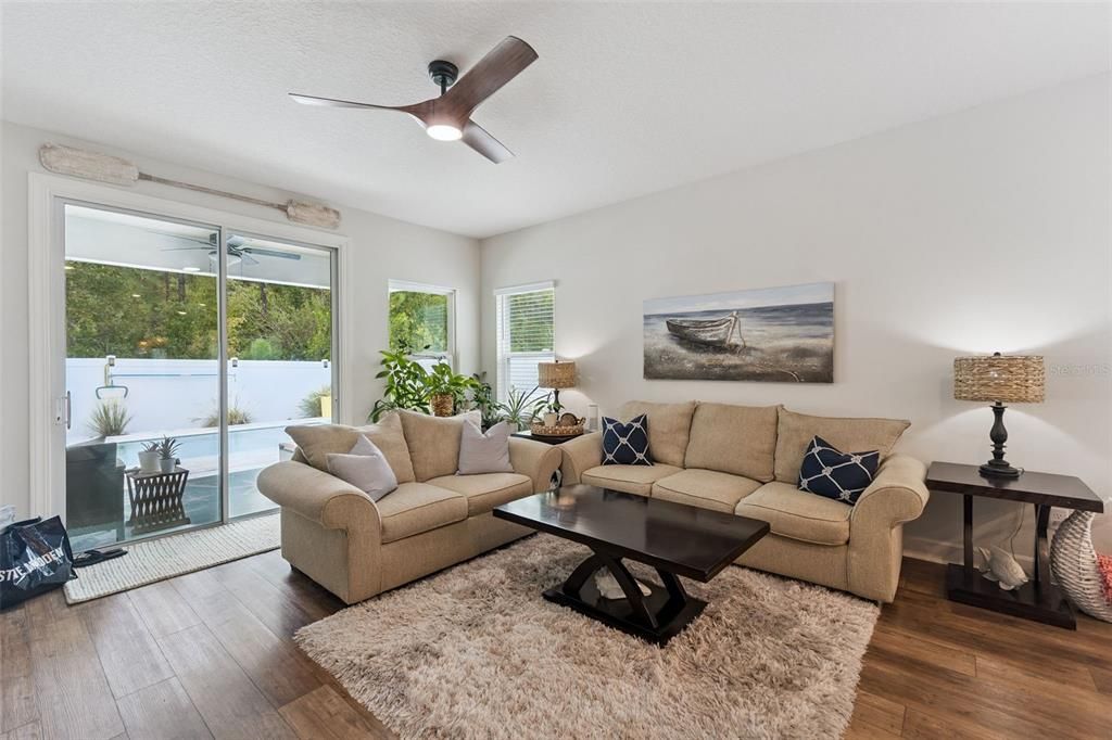 Active With Contract: $400,000 (3 beds, 2 baths, 1458 Square Feet)