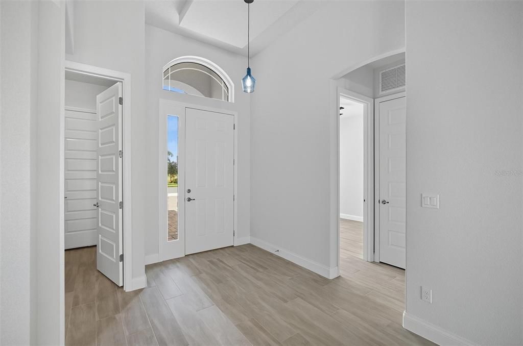 En Venta: $589,000 (3 camas, 3 baños, 1839 Pies cuadrados)