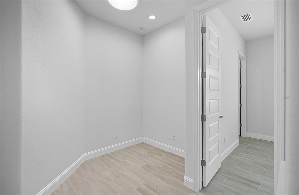 En Venta: $589,000 (3 camas, 3 baños, 1839 Pies cuadrados)