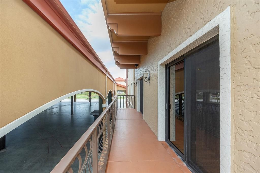 En Venta: $329,900 (2 camas, 2 baños, 1825 Pies cuadrados)