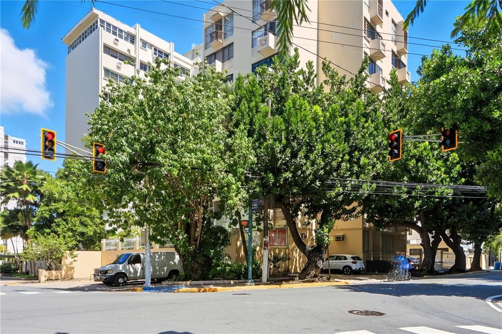 For Rent: $1,800 (0 beds, 1 baths, 300 Square Feet)