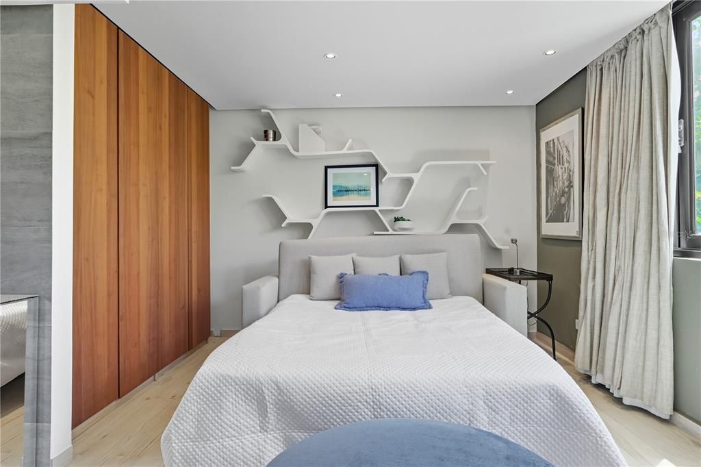 For Rent: $1,800 (0 beds, 1 baths, 300 Square Feet)