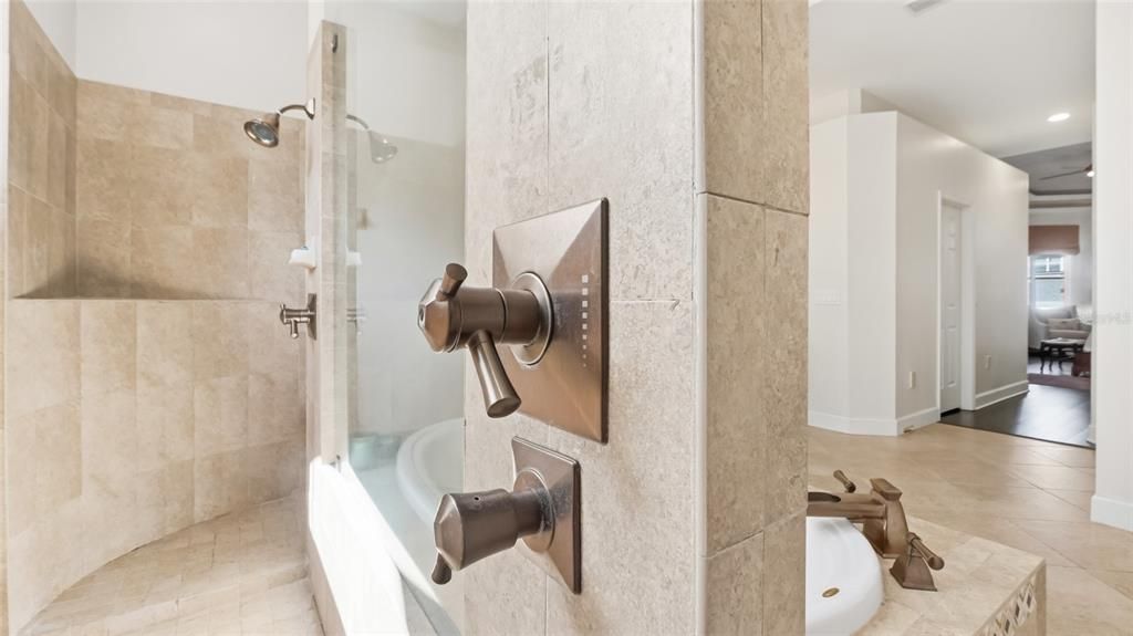 For Sale: $1,099,000 (5 beds, 4 baths, 5063 Square Feet)