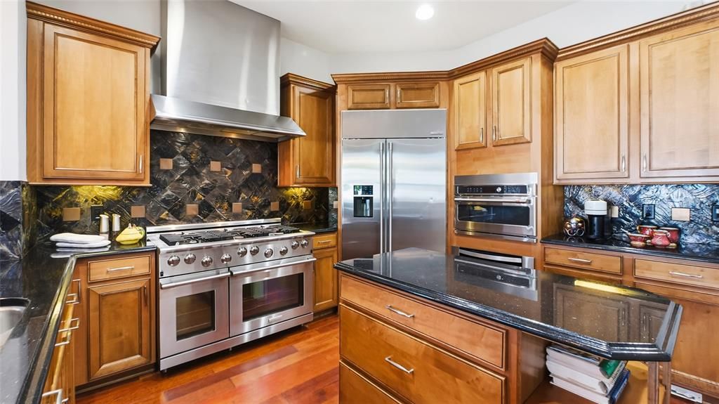 For Sale: $1,099,000 (5 beds, 4 baths, 5063 Square Feet)