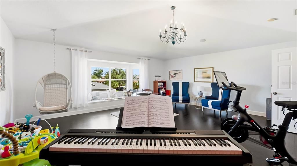 For Sale: $1,099,000 (5 beds, 4 baths, 5063 Square Feet)