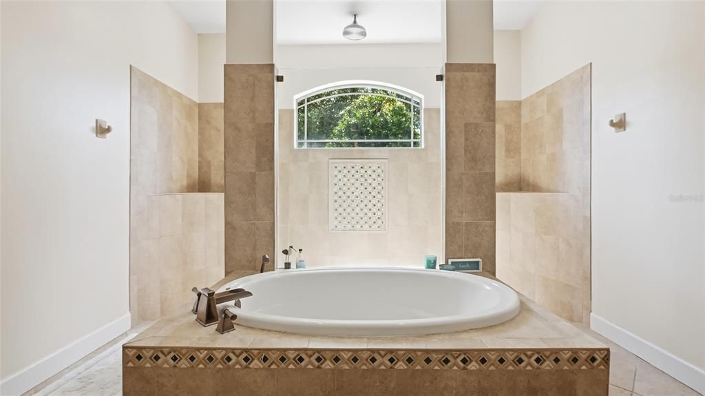 For Sale: $1,099,000 (5 beds, 4 baths, 5063 Square Feet)