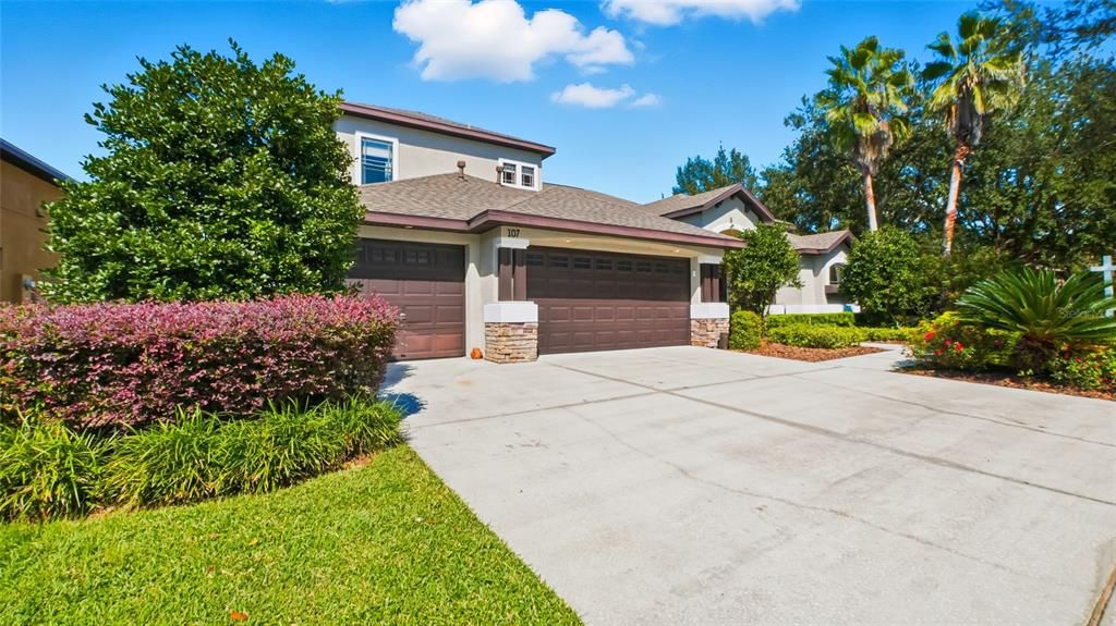 For Sale: $1,099,000 (5 beds, 4 baths, 5063 Square Feet)