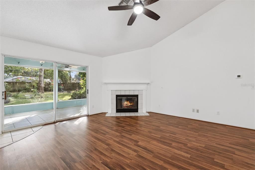 待售: $330,000 (3 贝兹, 2 浴室, 1628 平方英尺)