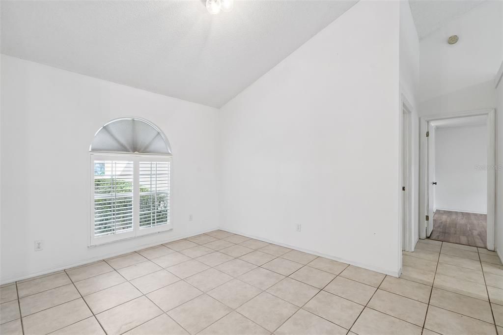 待售: $330,000 (3 贝兹, 2 浴室, 1628 平方英尺)