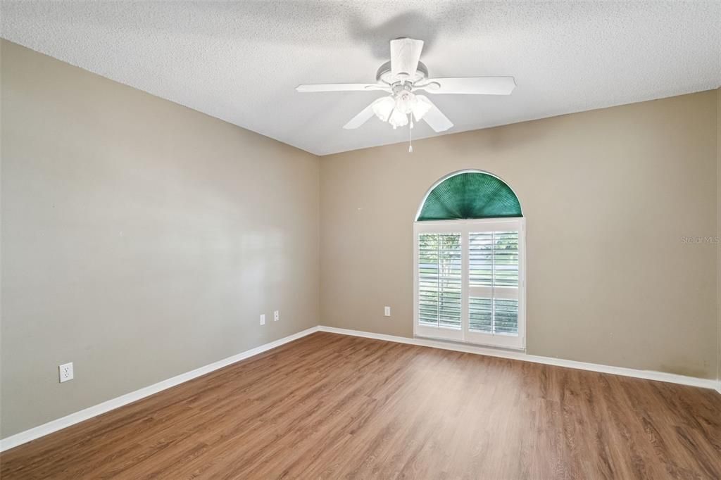 待售: $330,000 (3 贝兹, 2 浴室, 1628 平方英尺)