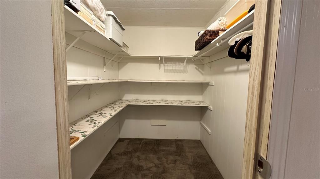 For Sale: $165,000 (2 beds, 2 baths, 1652 Square Feet)