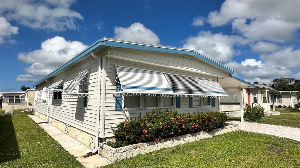 For Sale: $165,000 (2 beds, 2 baths, 1652 Square Feet)