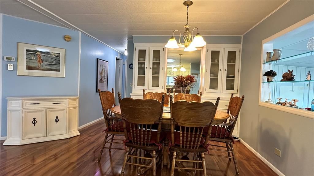 For Sale: $165,000 (2 beds, 2 baths, 1652 Square Feet)