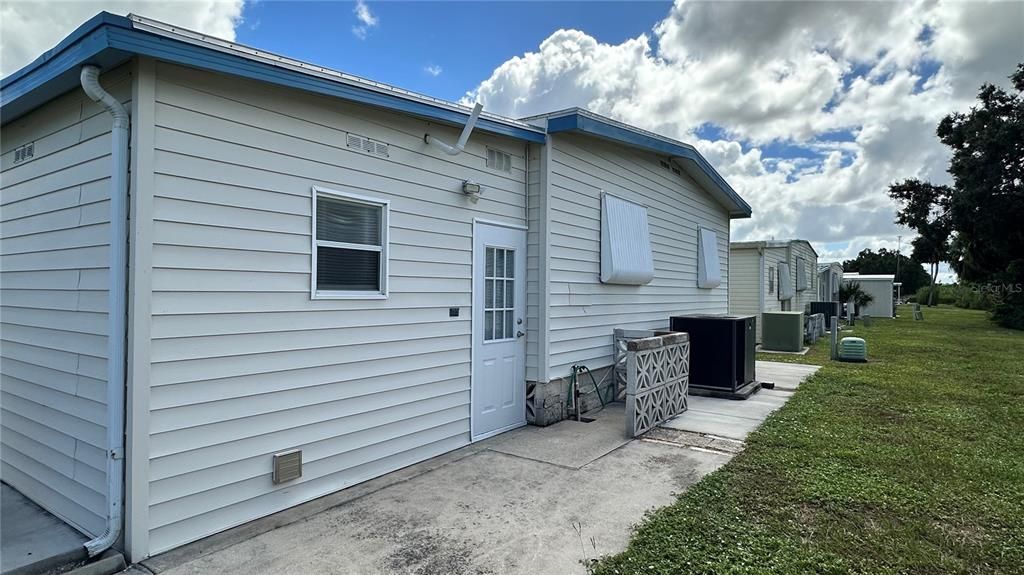 For Sale: $165,000 (2 beds, 2 baths, 1652 Square Feet)