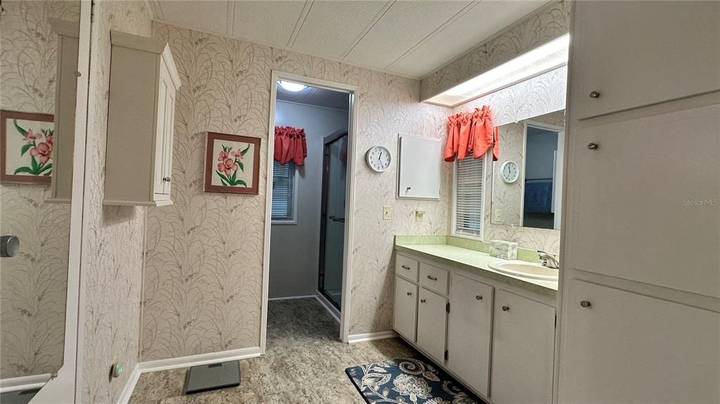 For Sale: $165,000 (2 beds, 2 baths, 1652 Square Feet)