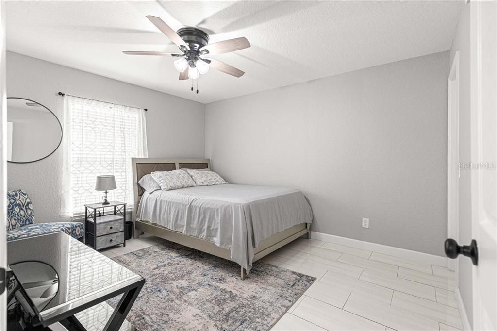 Activo con contrato: $264,000 (3 camas, 2 baños, 1441 Pies cuadrados)