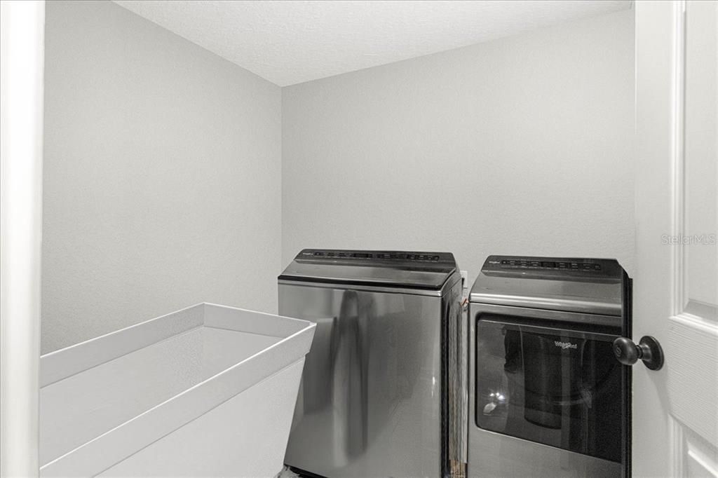 Activo con contrato: $264,000 (3 camas, 2 baños, 1441 Pies cuadrados)