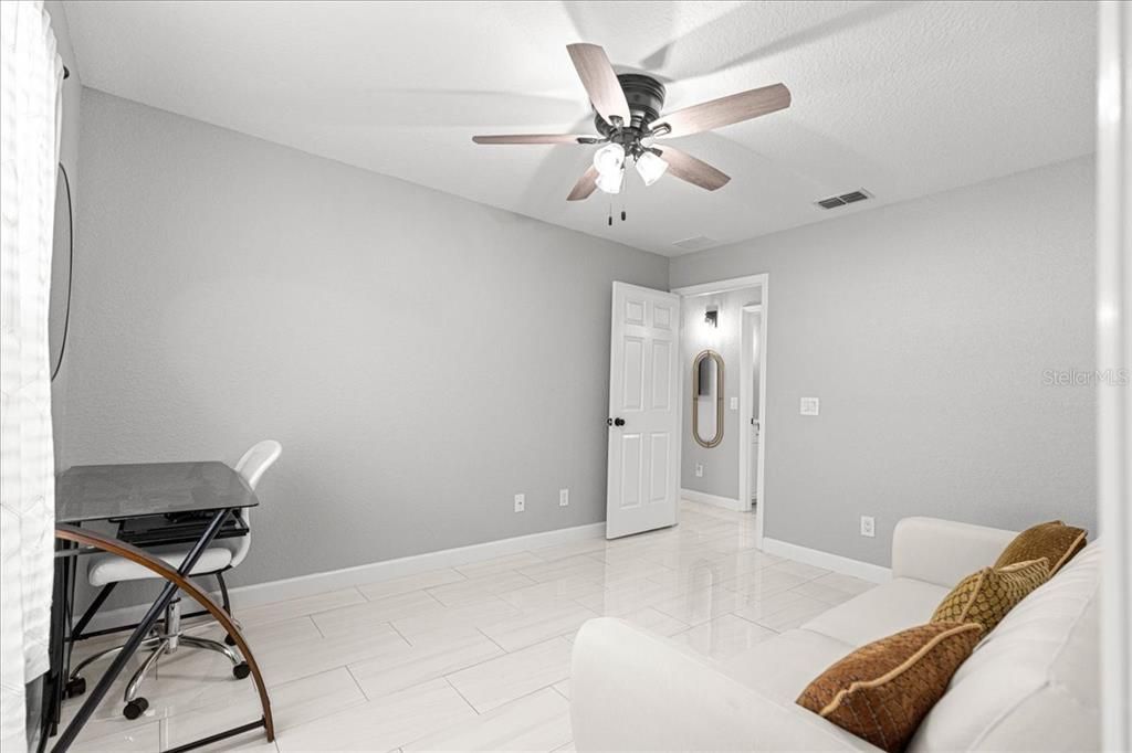 Activo con contrato: $264,000 (3 camas, 2 baños, 1441 Pies cuadrados)