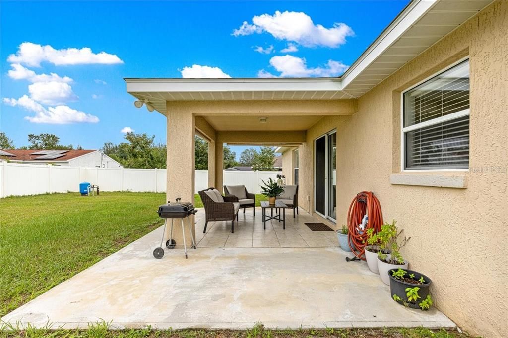 Activo con contrato: $264,000 (3 camas, 2 baños, 1441 Pies cuadrados)