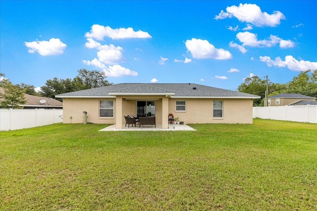 Activo con contrato: $264,000 (3 camas, 2 baños, 1441 Pies cuadrados)