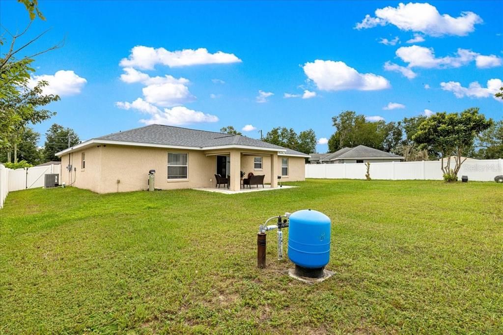 Activo con contrato: $264,000 (3 camas, 2 baños, 1441 Pies cuadrados)