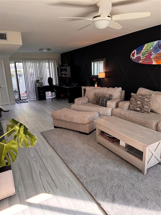 For Rent: $3,000 (2 beds, 2 baths, 1040 Square Feet)