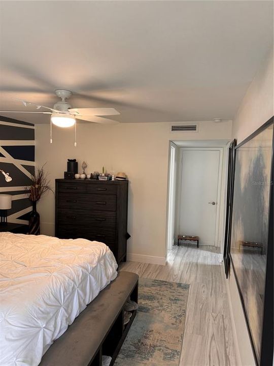 For Rent: $3,000 (2 beds, 2 baths, 1040 Square Feet)